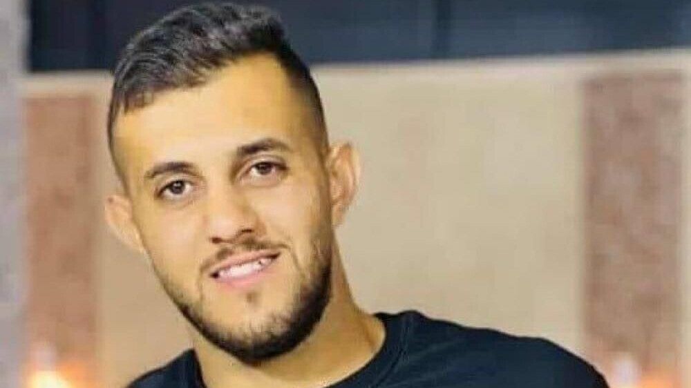 الأسير ثائر عويضات يرقد في عيادة "سجن الرملة"