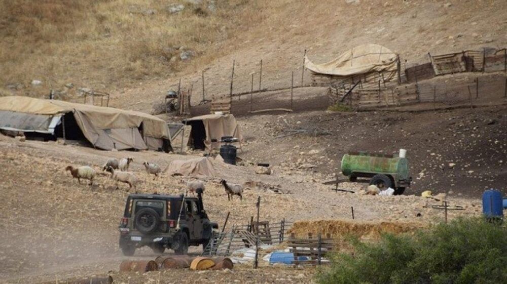 الاحتلال يفكك بركسات وخياما سكنية في الأغوار الشمالية