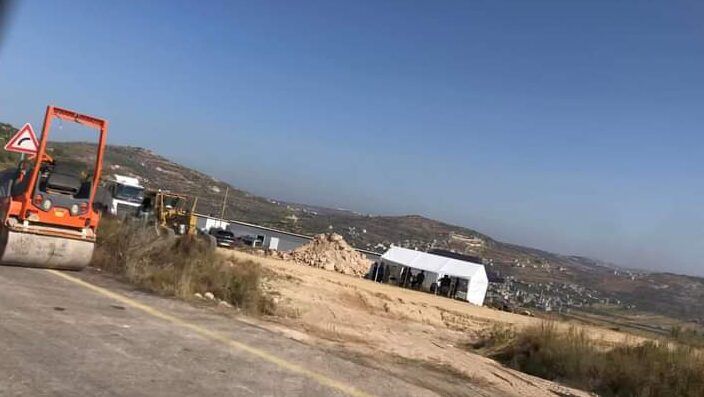 الاحتلال يقيم بؤرة استيطانية جديدة على أراضي اللبن الشرقية