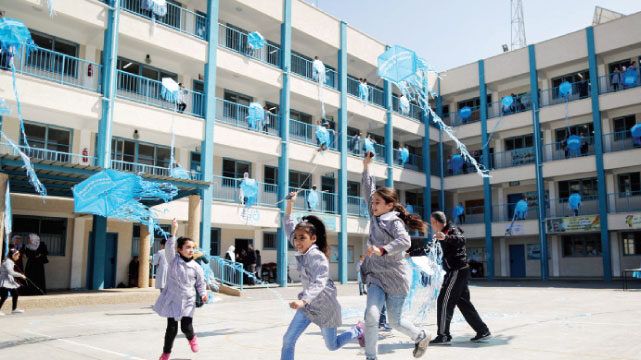 التربية و"الأونروا" تبحثان آليات تعويض الطلبة