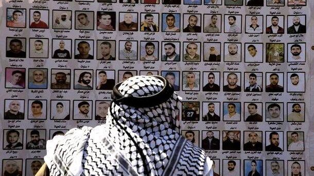 هيئة الأسرى: الاحتلال يحتجز 11 جثمانا لشهداء الحركة الأسيرة