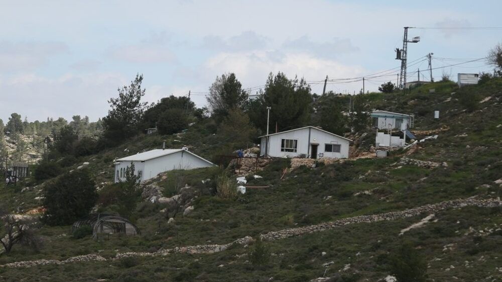 مستوطنون يقيمون بؤرة استيطانية شمال غرب رام الله