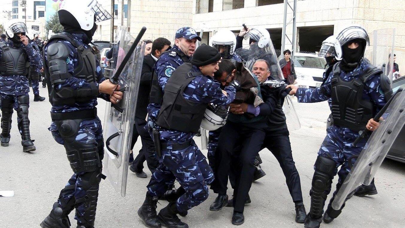 "القوى الوطنية" تدين سياسة الاعتقالات السياسية في الضفة