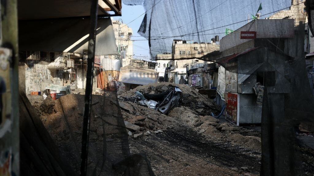 حرب على المخيمات