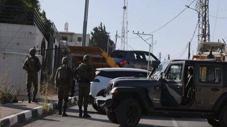 الاحتلال يحتجز الوزير مؤيد شعبان ويعتدي على المشاركين في مسيرة بدير استيا