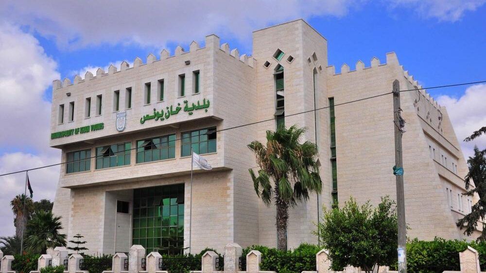 وفاة مواطن بخانيونس ورئيس البلدية يستقيل