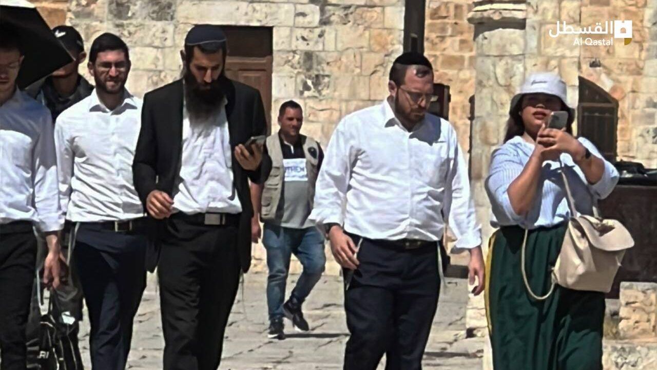 مستوطنون يقتحمون المسجد الأقصى المبارك