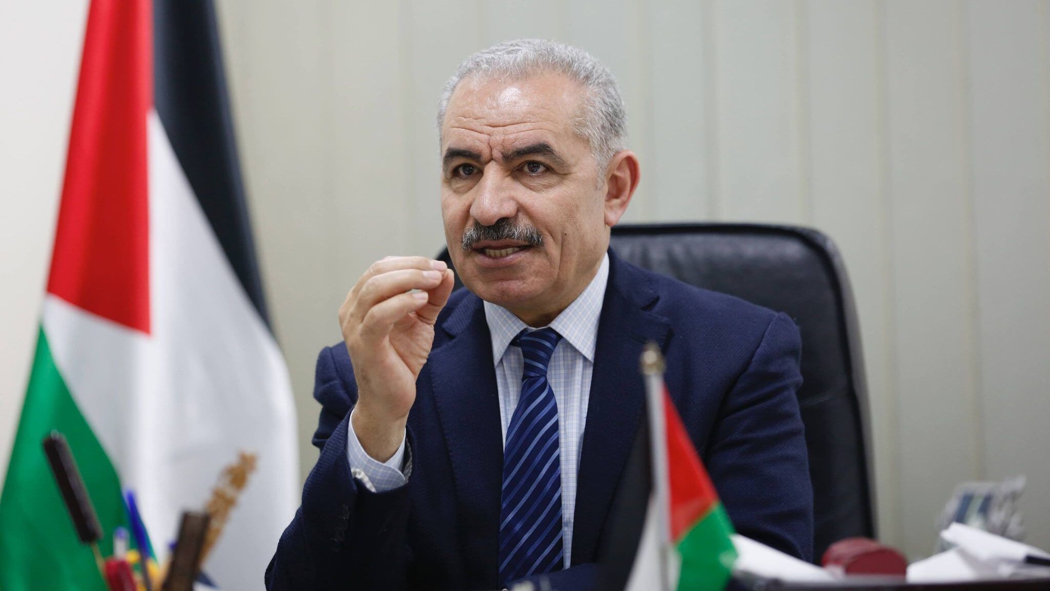 اشتية يطالب المؤسسات الدولية بالخروج عن صمتها تجاه جرائم الاحتلال بحق شعبنا