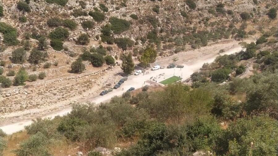 الاحتلال يهدم متنزها ويحطم أشجارا غرب سلفيت