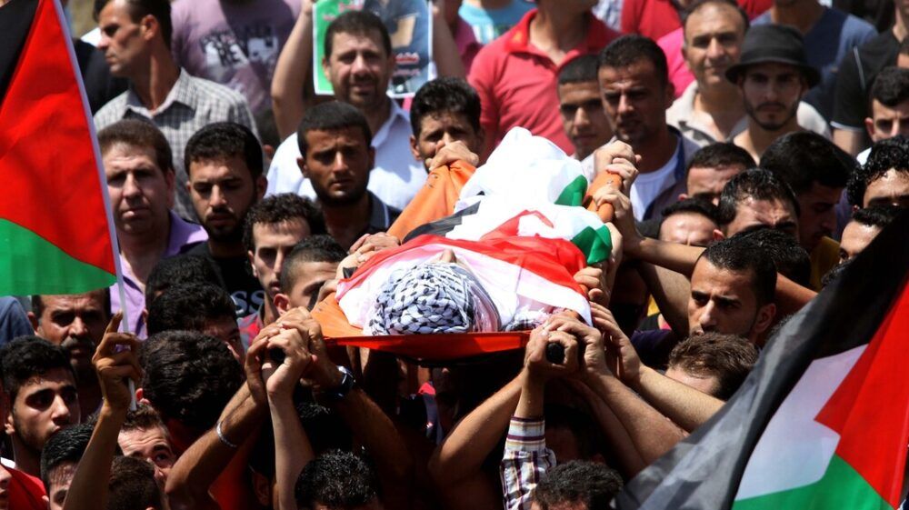 جماهير نابلس تشيع جثمان الشهيد عايد القني