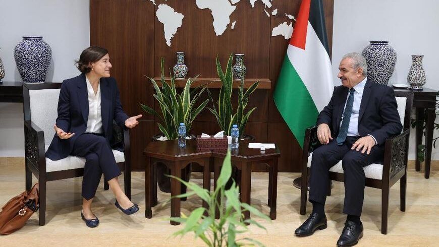 اشتية: إسرائيل تعمل على تدمير ممنهج لحل الدولتين