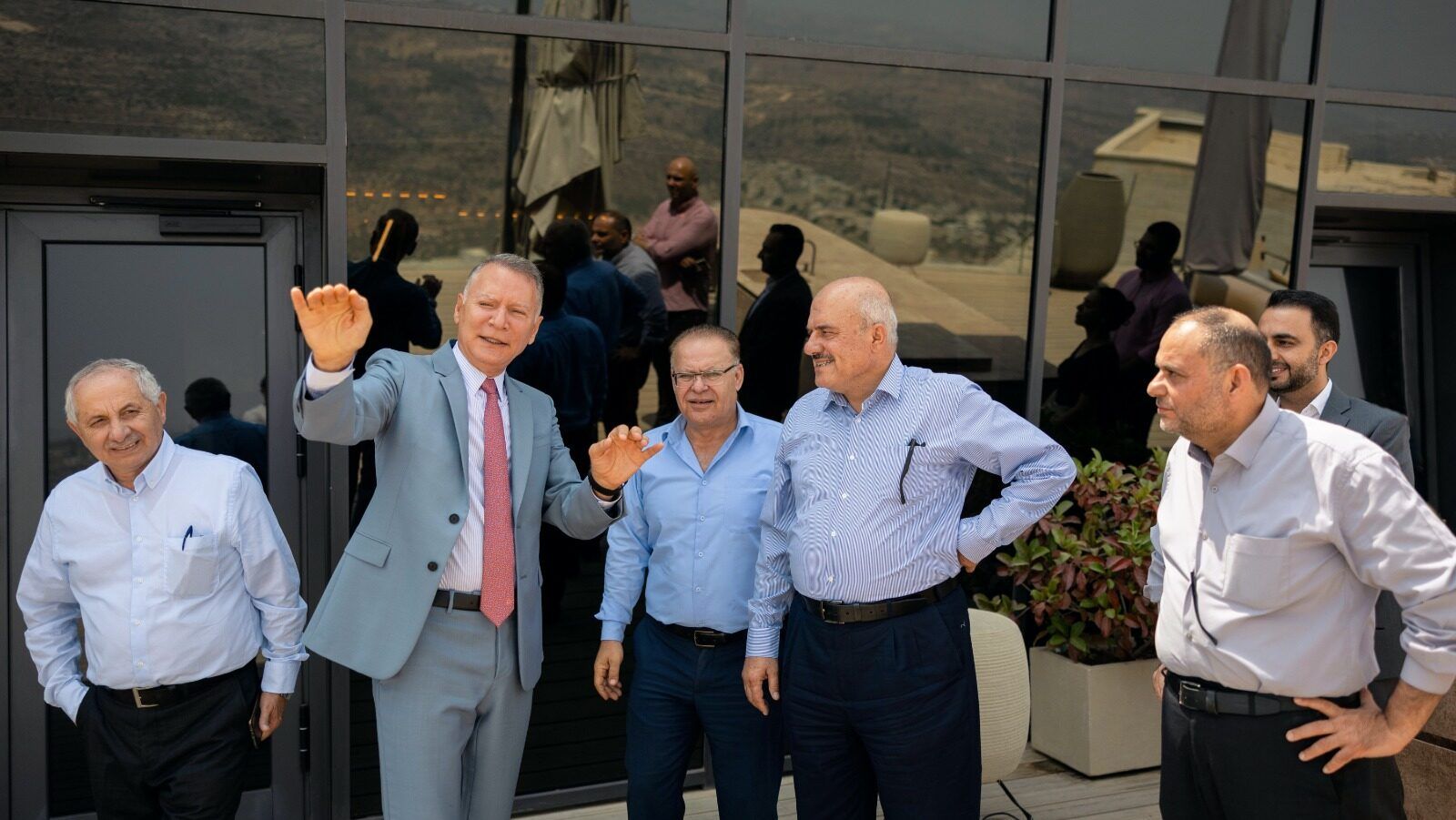 رئيس وأعضاء مجلس بلدية نابلس في زيارة لمدينة روابي