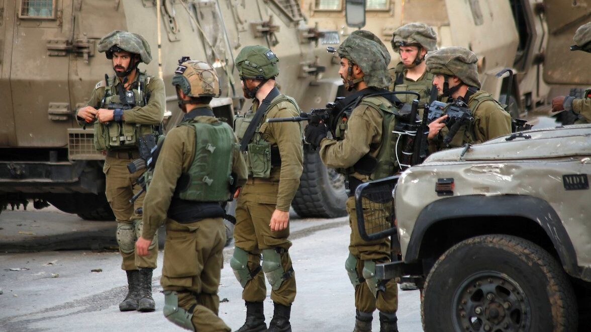 مداهمات واعتقالات