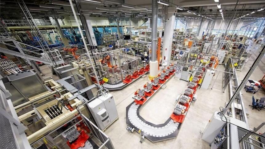 "الاقتصاد" تسجل 9 مصانع و199 شركة و426 تاجرا خلال شهر تموز