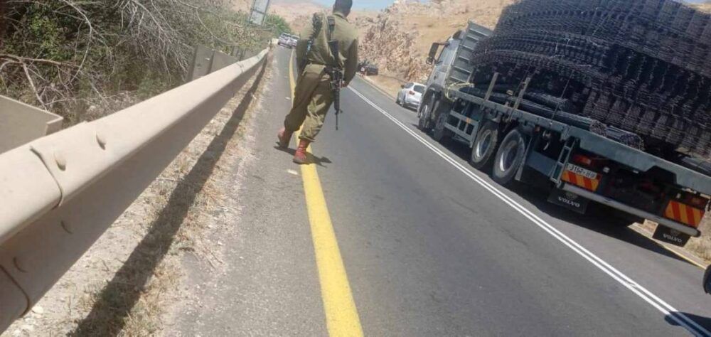 إصابة مستوطنة في عملية إطلاق نار قرب حاجز الحمراء في الأغوار