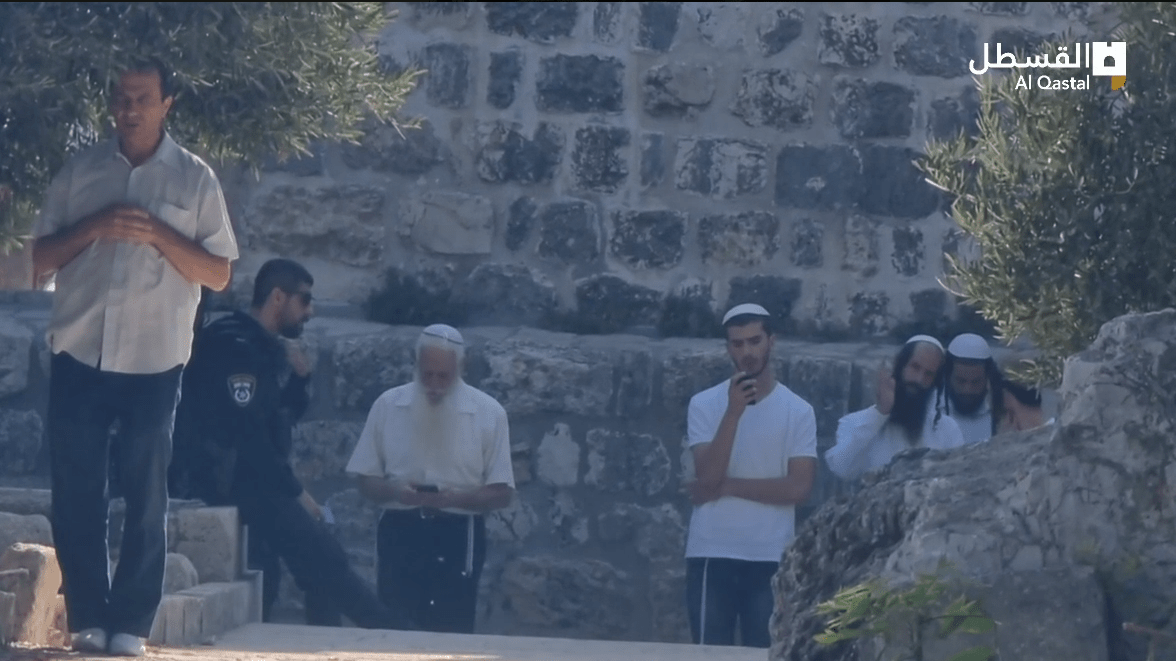 مستوطنون يقتحمون المسجد الأقصى بحماية مشددة من قوات الاحتلال