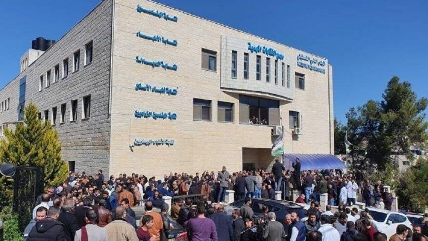 "نقابة الأطباء" تقرر الإيعاز لجميع المستشفيات بترك العمل