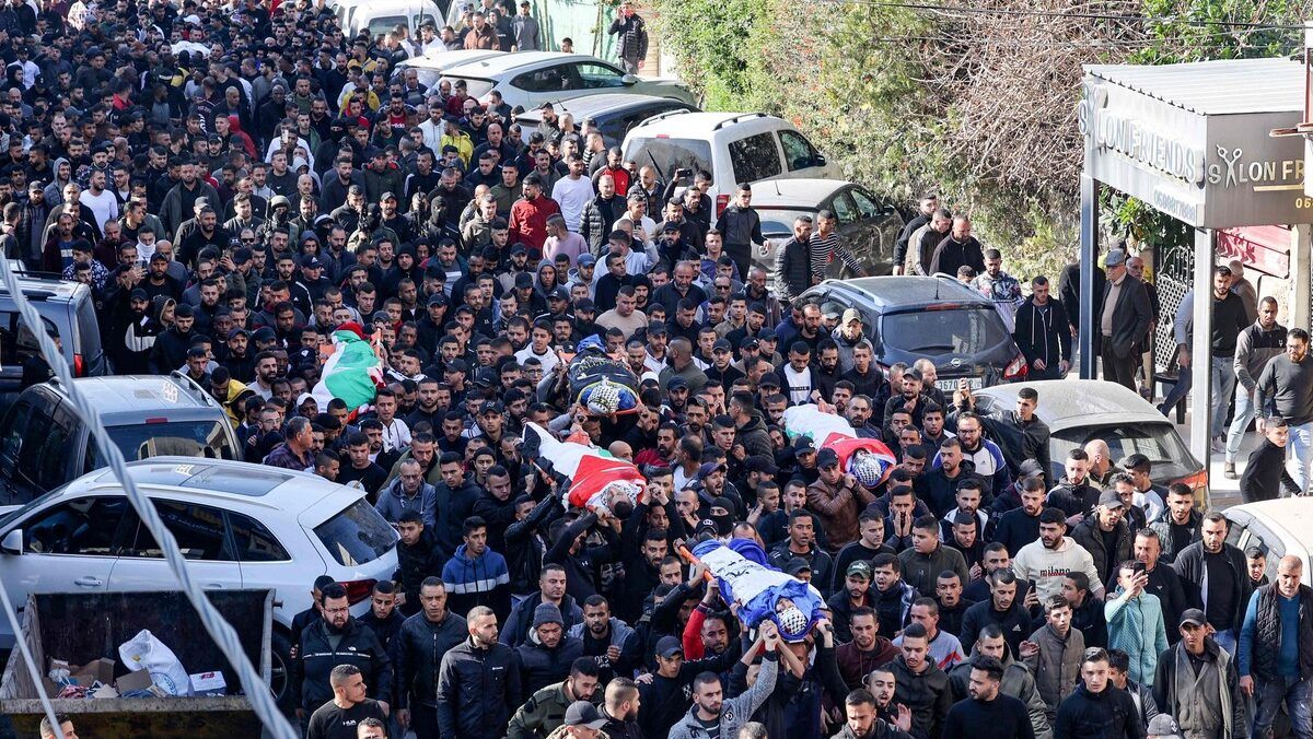 غزة تُودّع شهدائها الخمسة في تَشييع مهيب