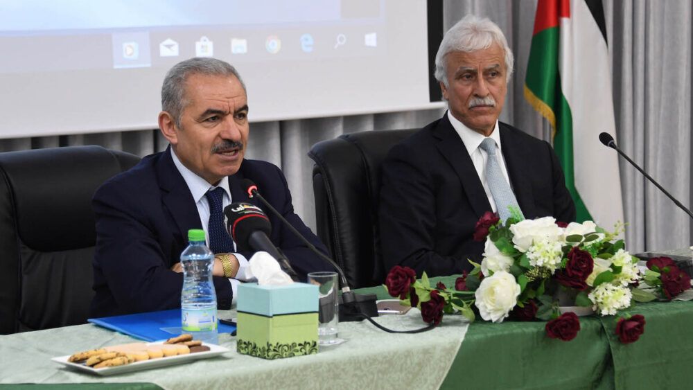 قبول استقالة الوزير عورتاني وتكليف أبو مويس بتسيير أعمال التربية والتعليم