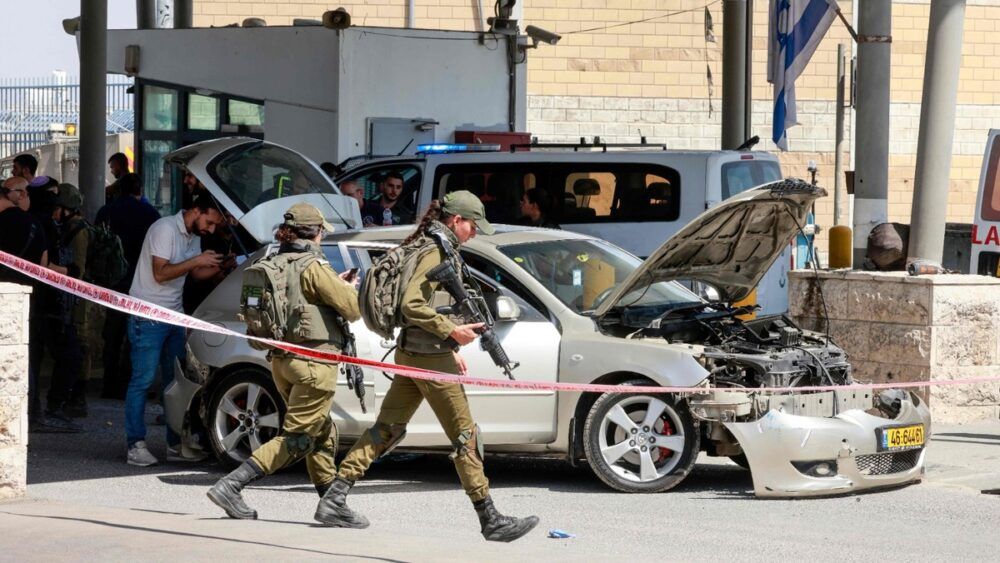 الاحتلال يعتقل شاباً بادعاء "محاولته تنفيذ عملية دهس" بالقدس