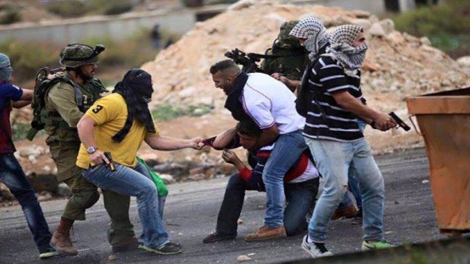 قوات الاحتلال تختطف شاباً في طولكرم