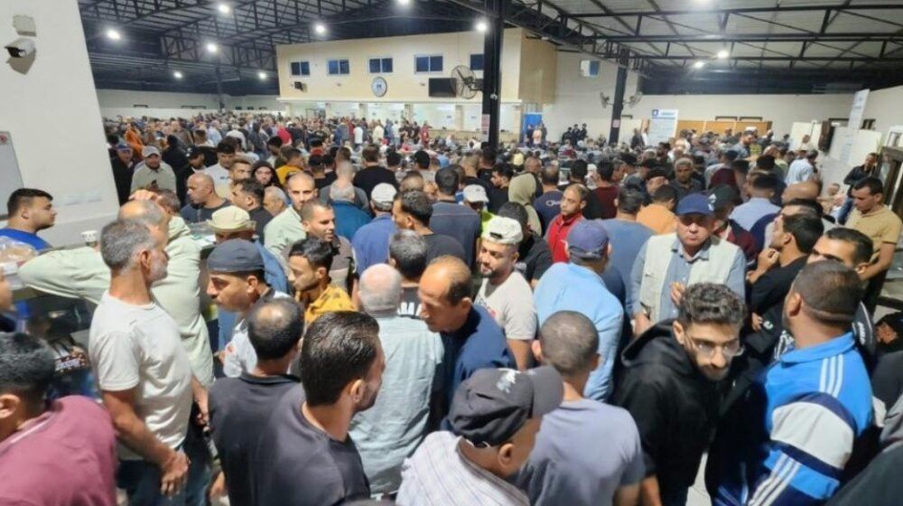 الاحتلال يعيد فتح حاجز "إيرز" أمام العمال