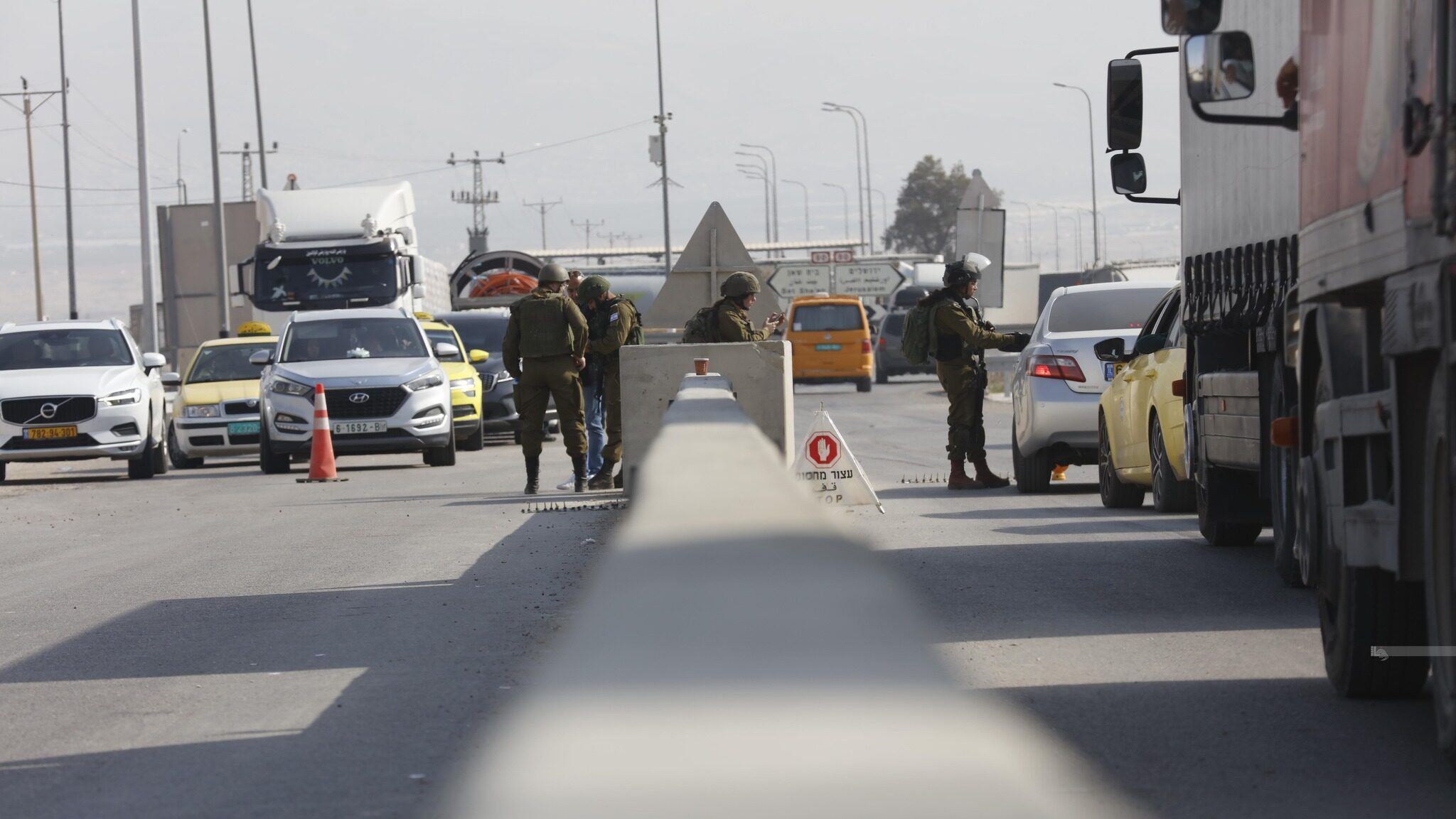 الاحتلال يغلق مداخل أريحا