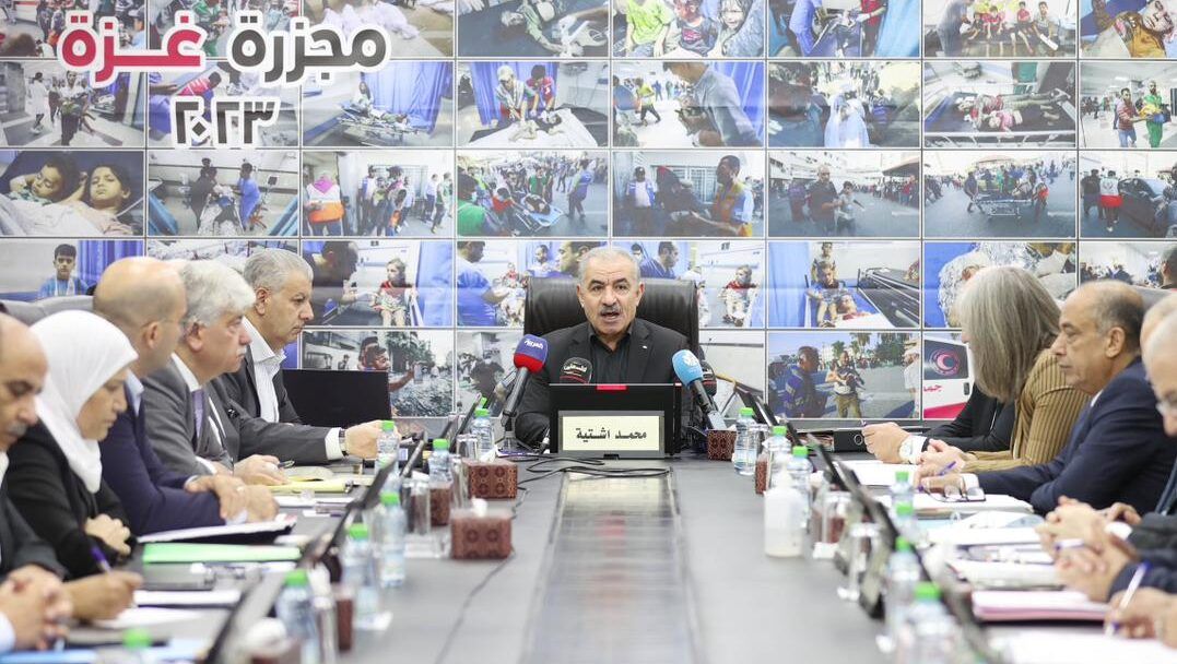 اشتية: الأولوية الآن لوقف العدوان وإدخال المواد الإغاثية الى غزة وحماية المدنيين