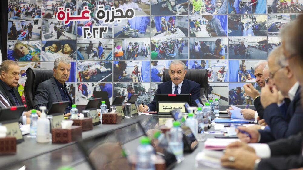 اشتية: نطالب فتح ممرات آمنة وإخلاء أكثر من 11 ألف جريح من قطاع غزة