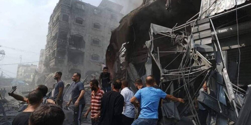 الاحتلال يرتكب مجزرة وسط مخيم جباليا والمقاومة ترد في قلب المدن المحتلة