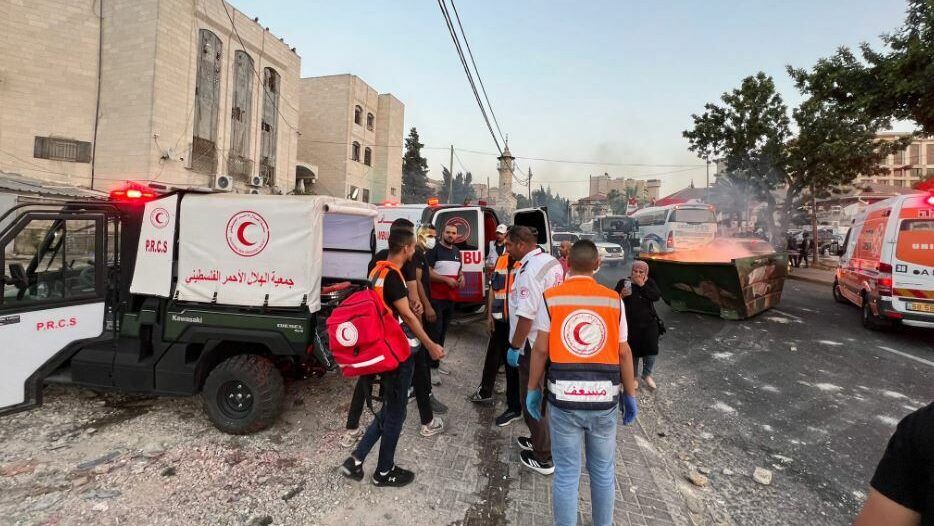 إصابات بالاختناق خلال مواجهات مع الاحتلال وسط الخليل