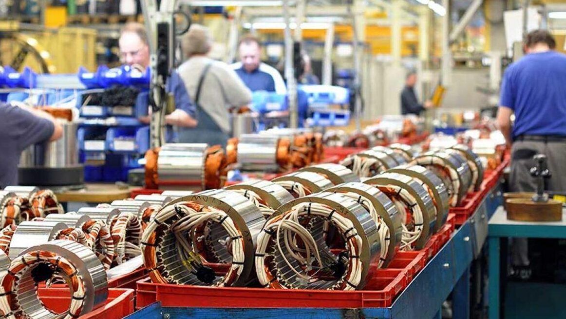 الإحصاء: ارتفاع الرقم القياسي لكميات الإنتاج الصناعي في فلسطين خلال آب الماضي