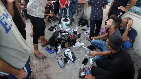 وزير الاتصالات: نعمل على فتح خدمة "رومينغ" في غزة