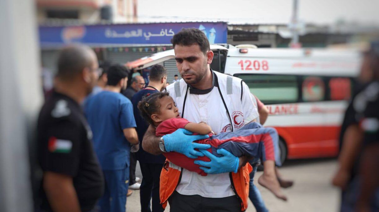 ارتقاء 5 مواطنين بينهم رضيع وامرأة بقصف طائرات الاحتلال