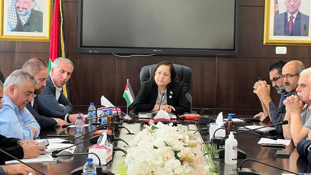 وزيرة الصحة: توفير العلاج اللازم لعمال غزة مجاناً ودون تأمين