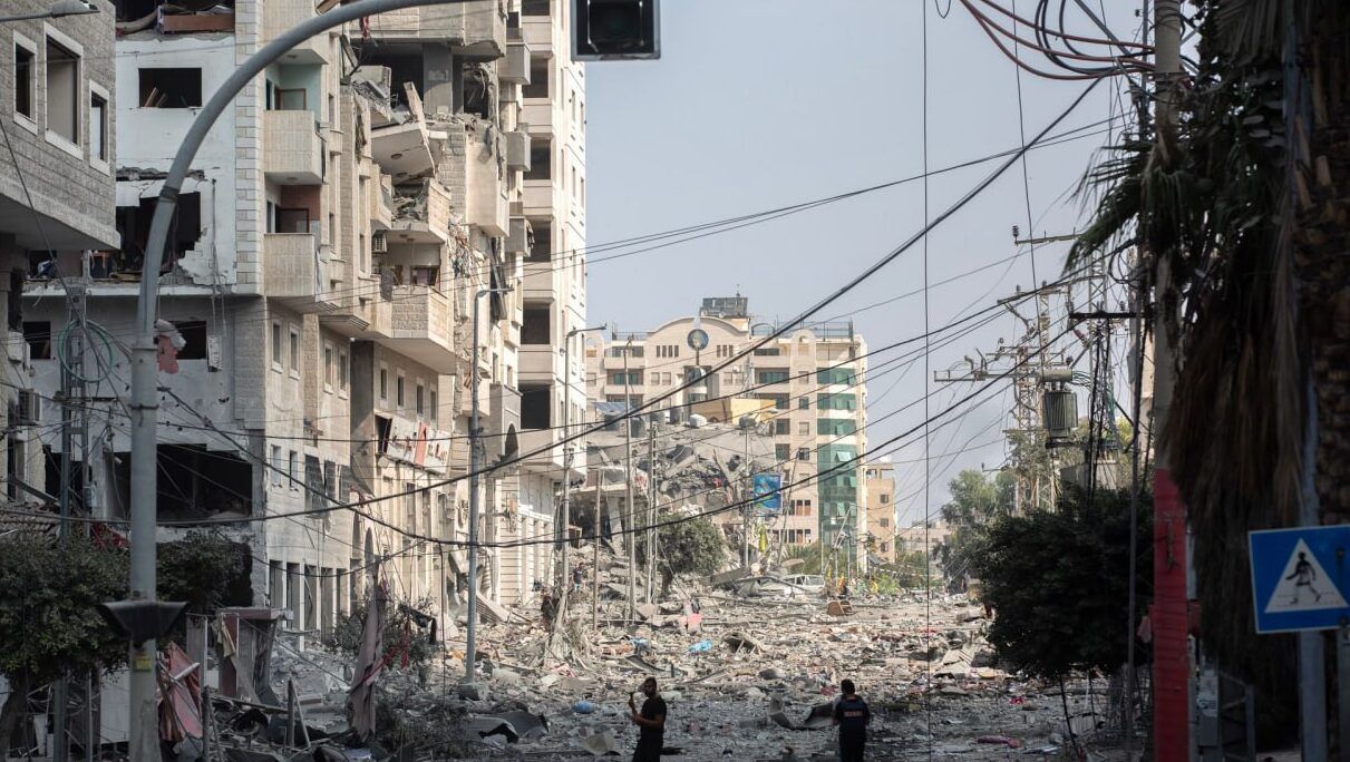 أكثر من 50 شهيدًًا في سلسلة غارات للاحتلال على قطاع غزة