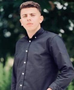  لبيب محمد لبيب ضميدي (١٩ عاماً) 