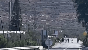 مستوطنون يهاجمون مركبات المواطنين غرب نابلس