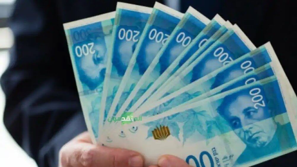 وزارة العمل والبنك الدولي و"الأونروا" يصرفون مساعدات مالية لعمال قطاع غزة