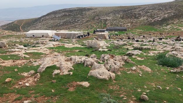 الاحتلال يمنع أهالي خربة "جبعيت" شمال شرق رام الله من العودة إليها