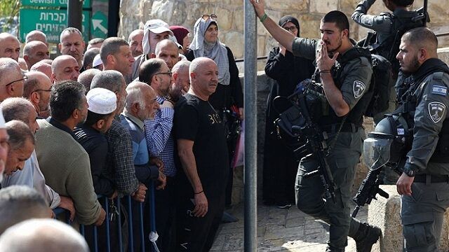 قوات الاحتلال تمنع عشرات المصلين من دخول المسجد الأقصى