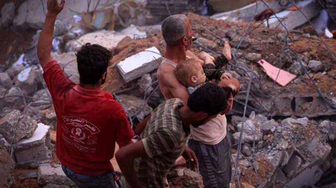 شهداء وجرحى في قصف إسرائيلي على مدرسة تؤوي نازحين في مخيم جباليا