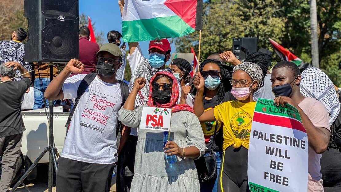 جنوب إفريقيا تستدعي ممثليها من دولة الاحتلال