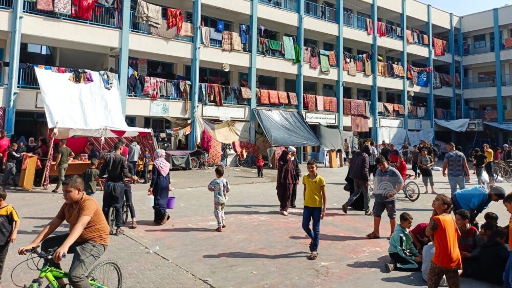 الإحصاء: 3141 شهيدا من طلبة المدارس و130 من المعلمين والإداريين منذ بدء العدوان على شعبنا