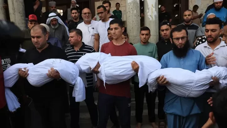 غزة: دفن 170 شهيداً بمقبرة جماعية في ساحة مجمع الشفاء الطبي