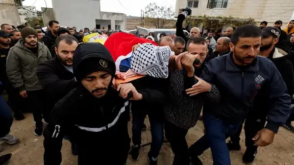 الخليل: تشييع جثمان الشاب محمد السراحين في بيت أولا