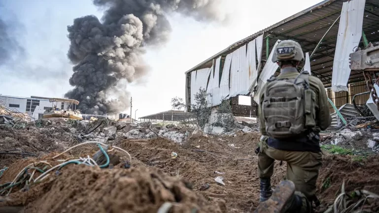 عريقات: المرحلة الثالثة من الحرب دليل على التخبط والعجز