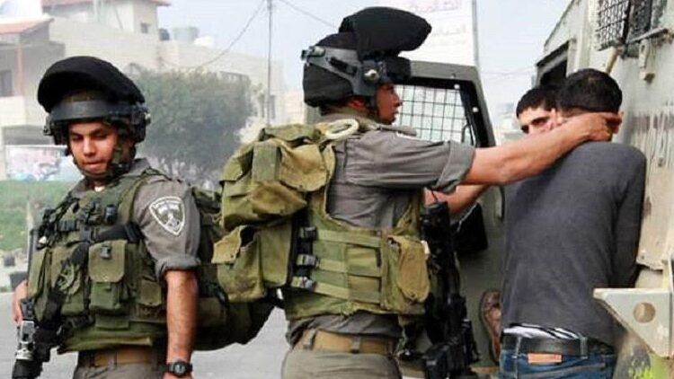 قوات خاصة تختطف شاباً من مخيم قلنديا