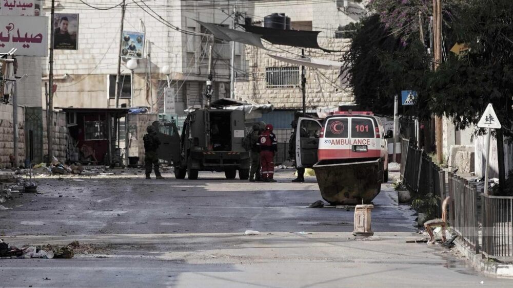 حصار مستشفيات جنين.. مصابون ينزفون ومرضى بلا علاج