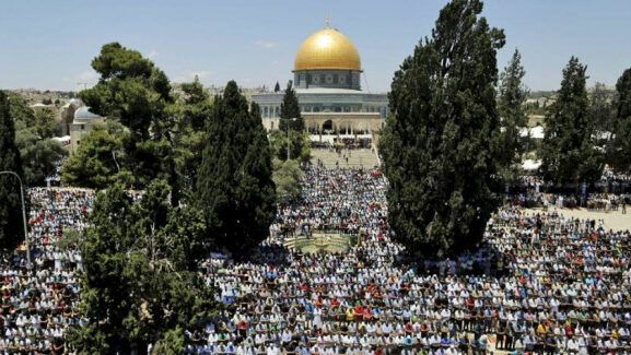 دعوات لأوسع مشاركة في جمعة كسر الحصار عن الأقصى المبارك